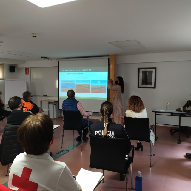 Impartición del Curso sobre riesgo sísmico en la Escuela de Protección Ciudadana de Castilla – La Mancha.